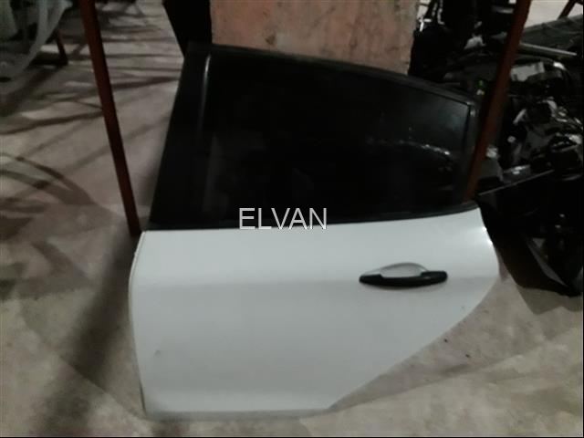 Peugeot 208 Sol Arka Kapı