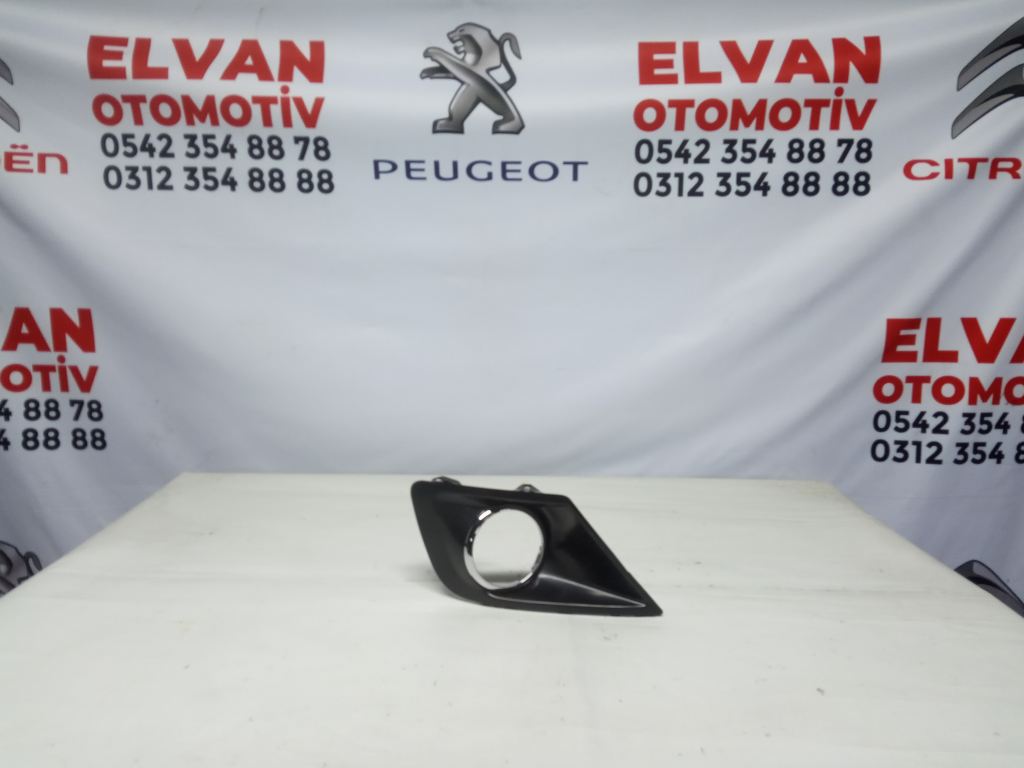 Peugeot 207 Sağ Sis Çerçevesi