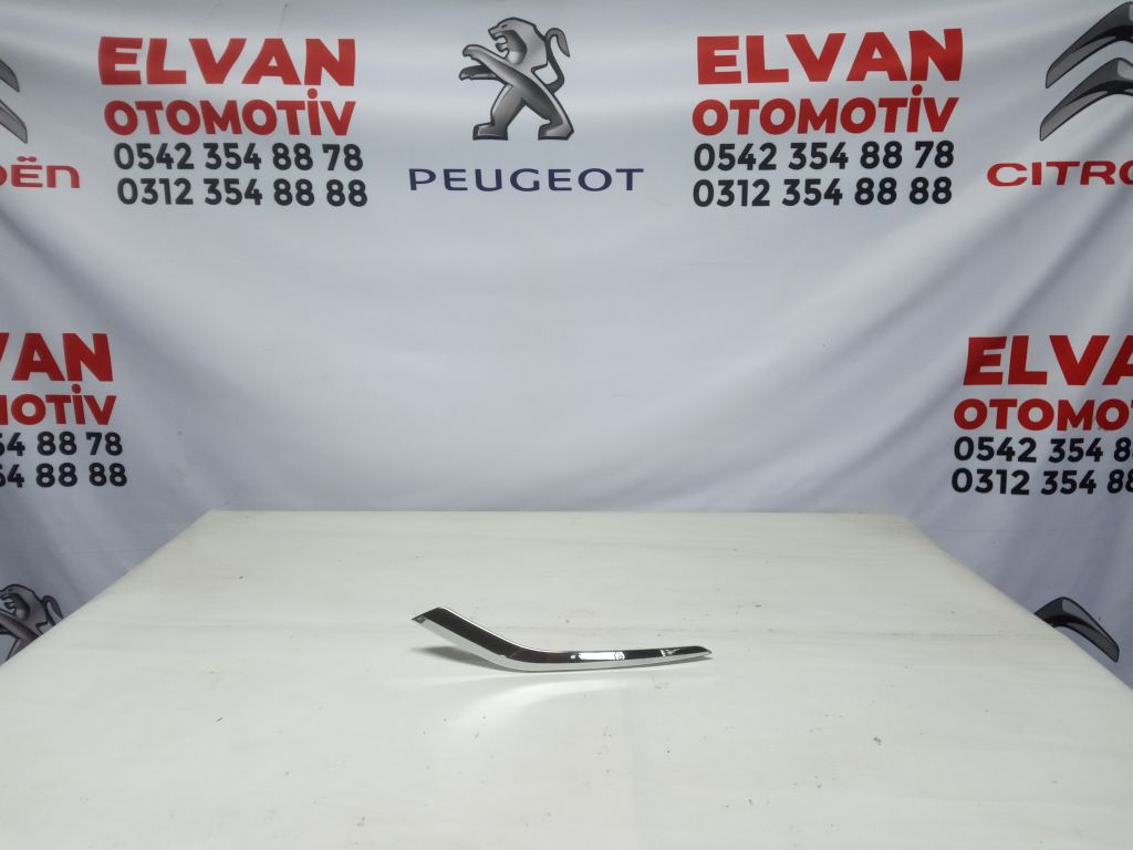 Peugeot 208 2016- Sağ Sis Nikelajı
