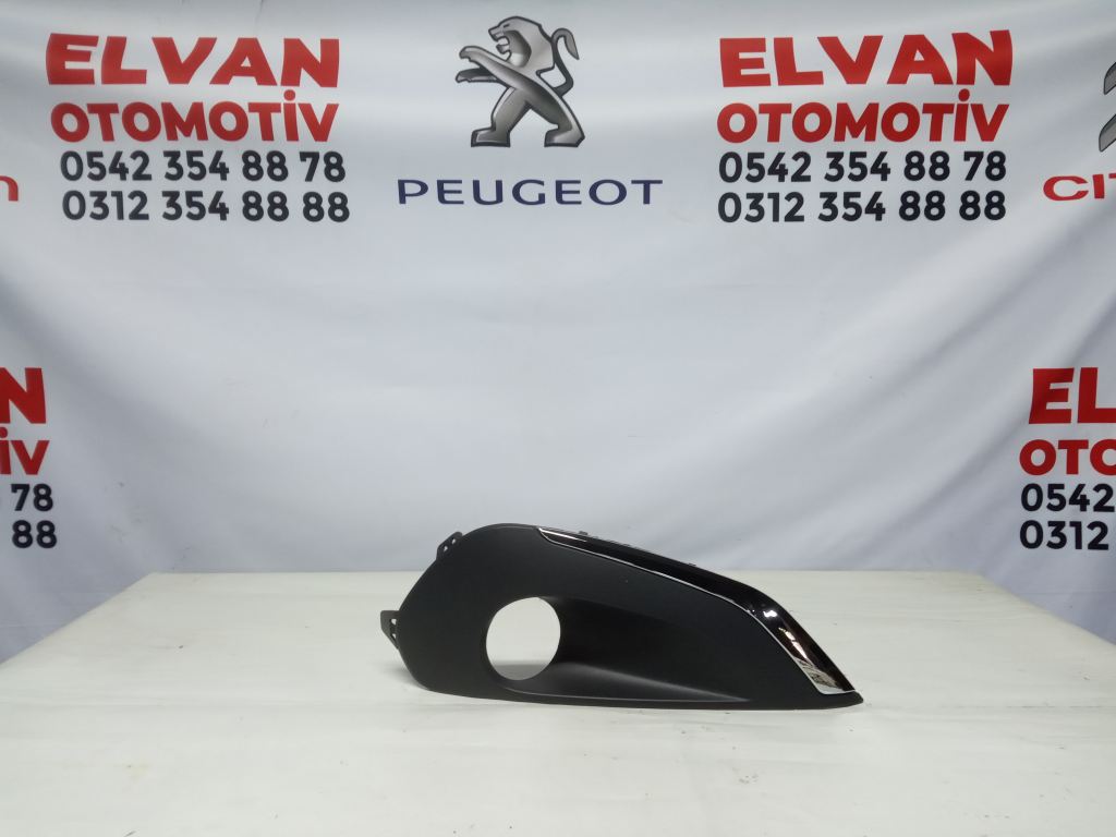 Peugeot 208 2016- Sağ Sis Çerçevesi