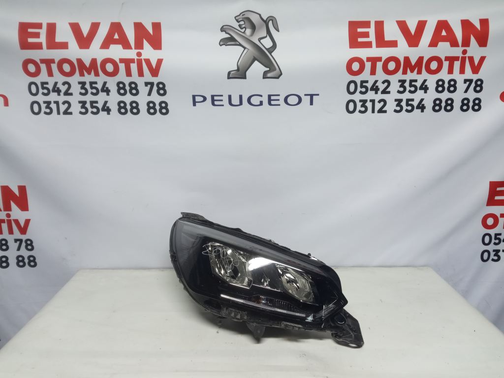 Peugeot 2008 Orjinal Ledli Sağ Far