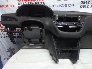 Peugeot 208 ve 2008 Ön Göğüs