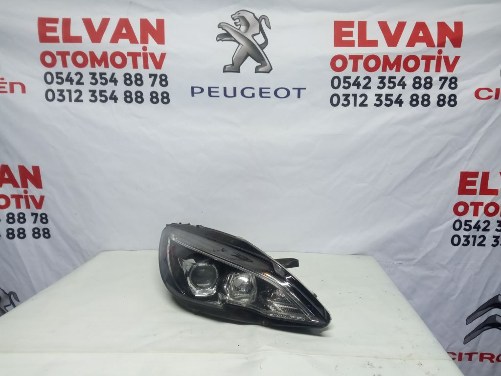 Peugeot 308 (2018-) Orjinal Mercekli Sağ Far