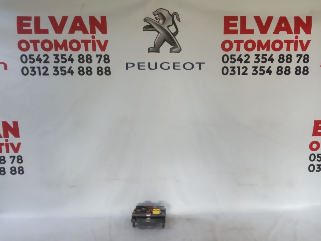 CİTROEN C4/C5/407 SİGORTA KUTUSU