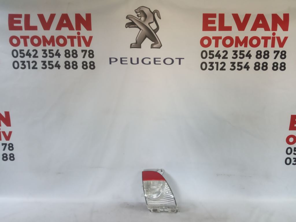 CİTROEN C3/2008 SAĞ ALT GERİ VİTES LAMBASI ve REFLEKTÖR