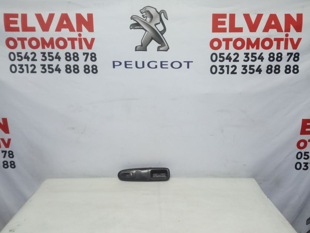 PEUGEOT 406 SAĞ ÖN CAM TUŞU VE ÇERÇEVESİ