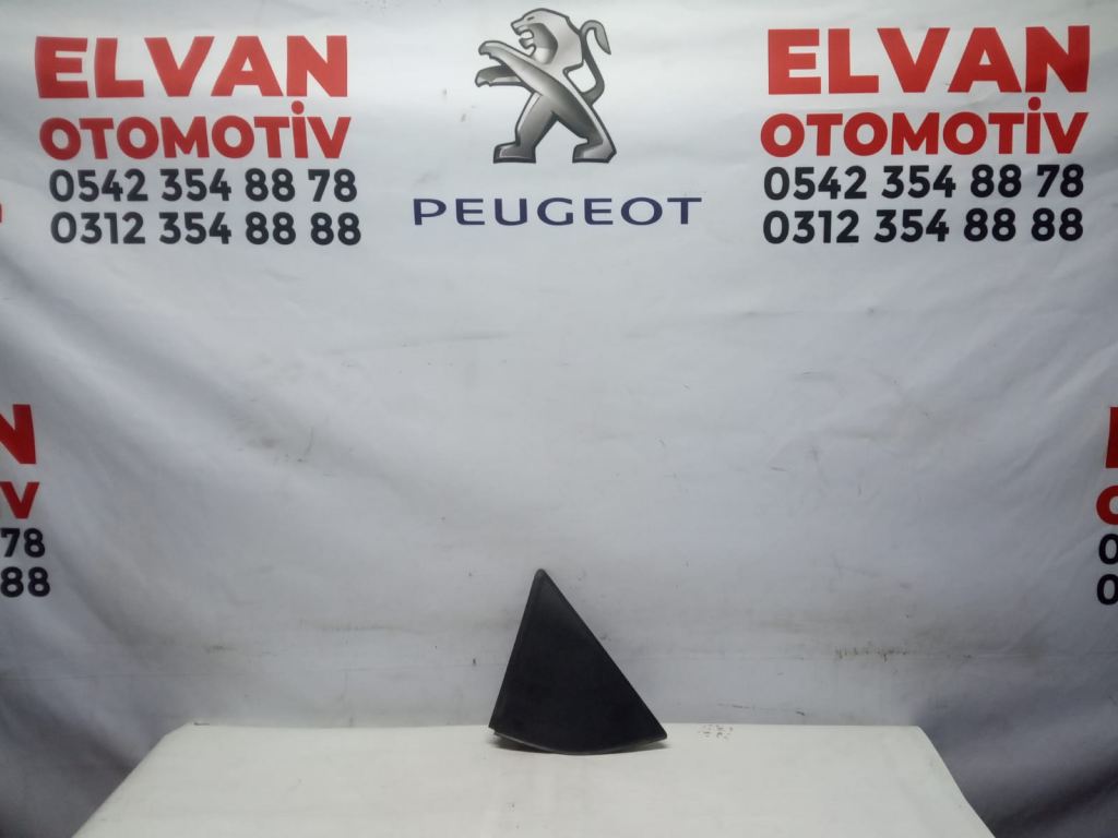CİTROEN BERLİNGO 4 SAĞ ÖN KLELEBEK CAMI PLASTİĞİ